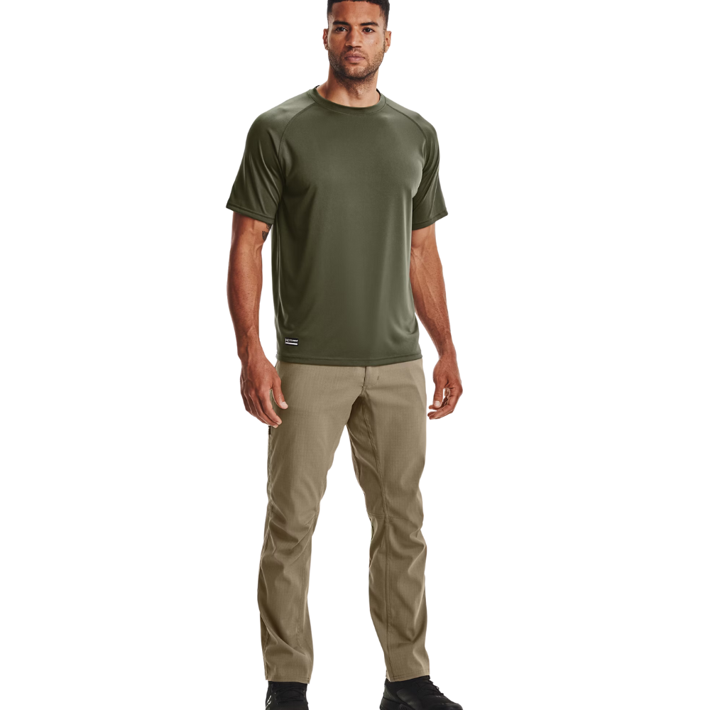 Maglia UNDER ARMOUR manica corta verde militare indossata